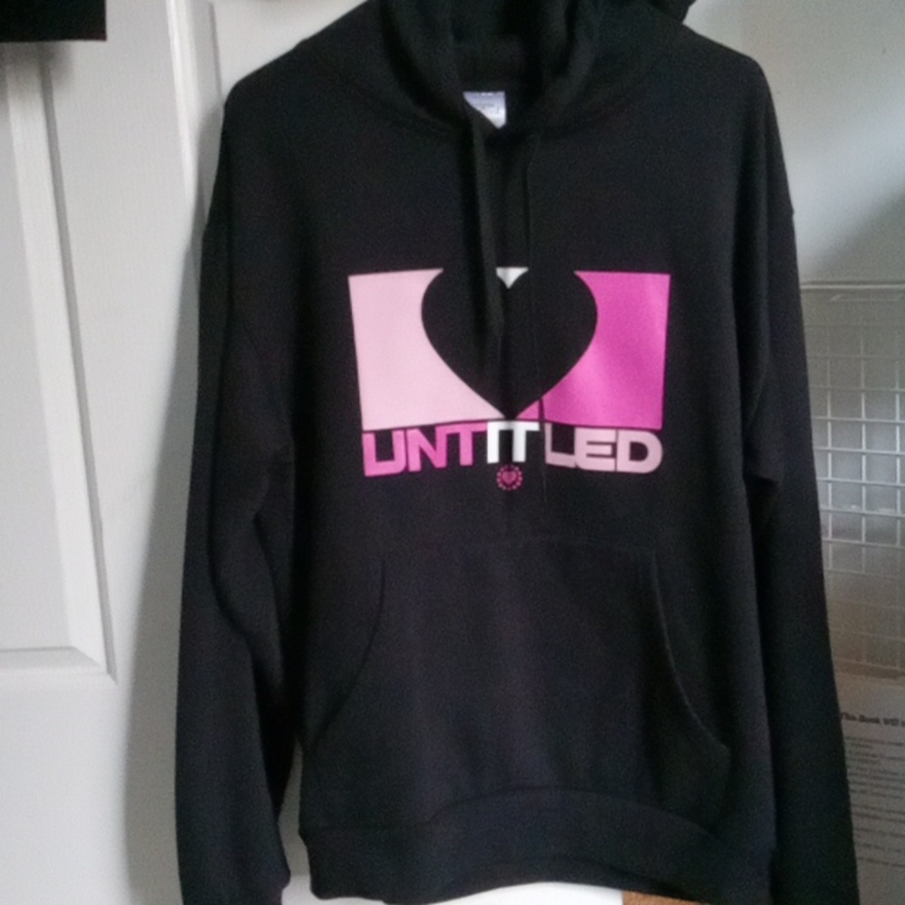 Designs Untitled. 🖤 Hoodie
